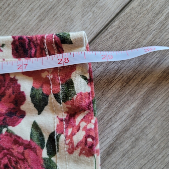 Shinestar Stretchy Flattering Red Pink Floral Rose Skinny Jean Jeggings Medium - Picture 9 of 11